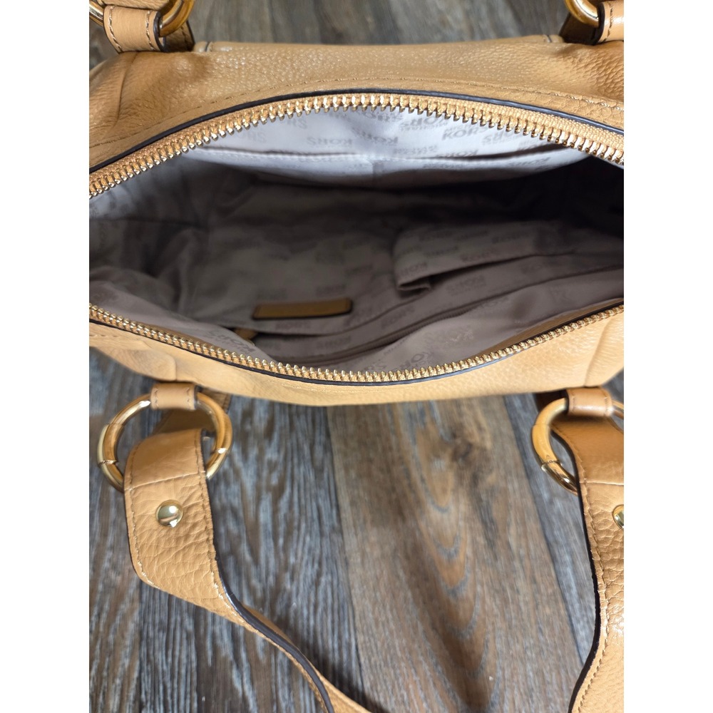 Michael Kors Fulton Shoulder Bag Pebbled Leather Tan Gold Hardware Tote - Picture 4 of 9